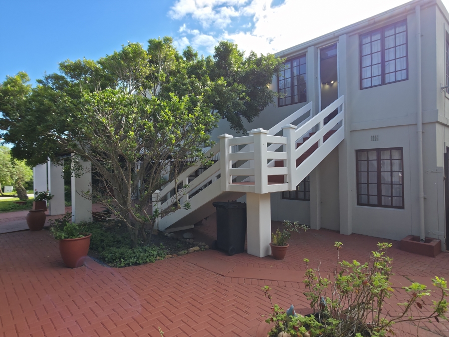 4 Bedroom Property for Sale in Paradise Beach Eastern Cape
